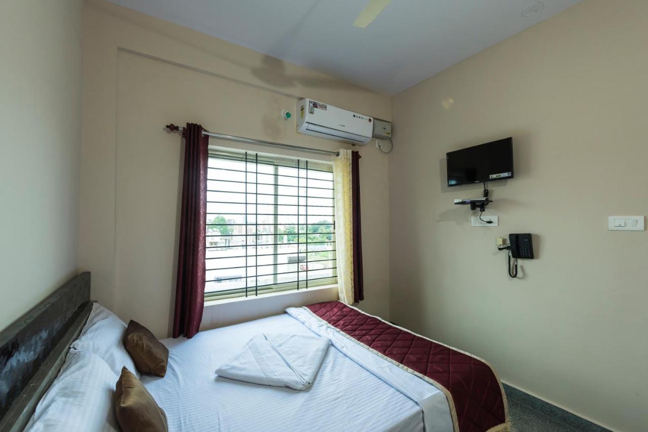 Oyo 9544 Hotel Crown Residency Mysore Εξωτερικό φωτογραφία